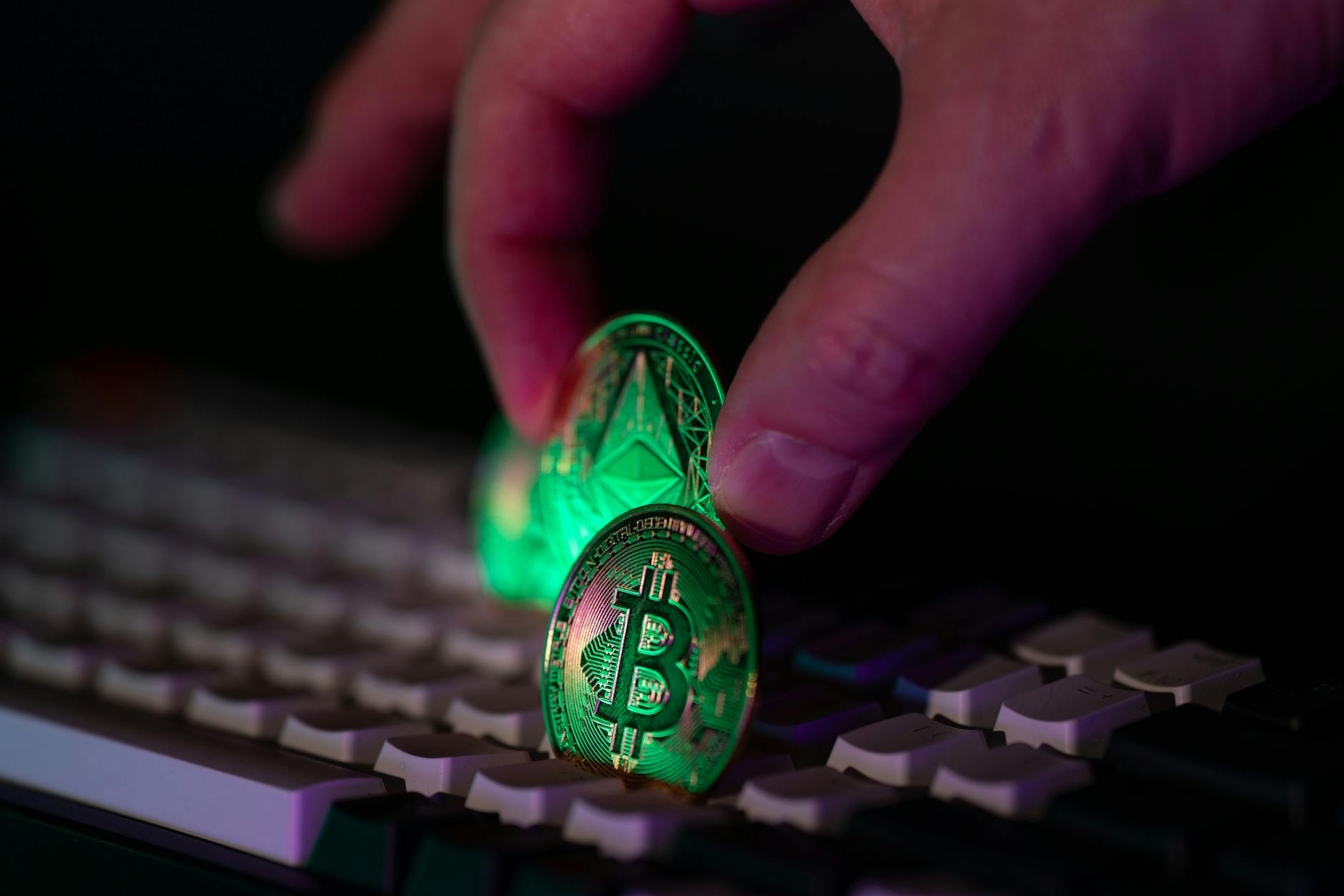 Harnessing Blockchain and DeFi: Opportunities for Fintech Startups